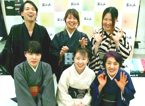 きものおおみ鹿島店 スタッフ集合写真 きものおおみ鹿島店 スタッフ集合写真